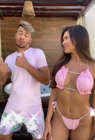 2. Really Cute Ayarla Souza Shows Cleavage in Pink Bikini