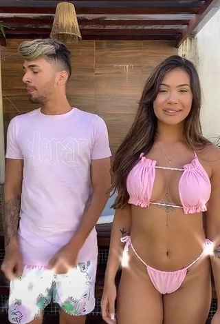 5. Really Cute Ayarla Souza Shows Cleavage in Pink Bikini