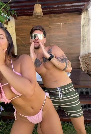 Hot Ayarla Souza Shows Cleavage in Pink Bikini while Twerking