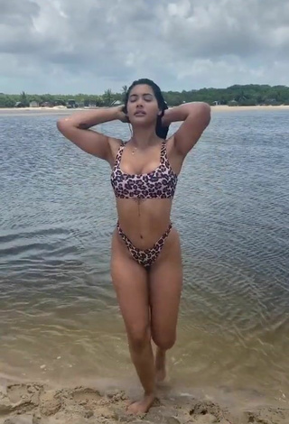 4. Hottie Ayarla Souza in Bikini at the Beach