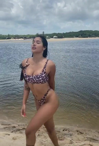 5. Hottie Ayarla Souza in Bikini at the Beach