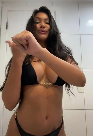 3. Sweetie Ayarla Souza Shows Cleavage in Black Bikini