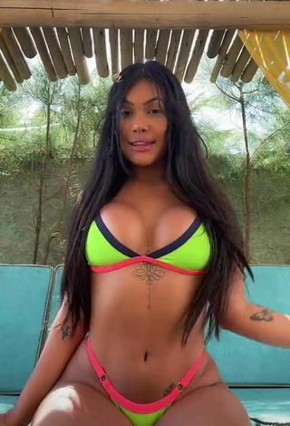 4. Pretty Ayarla Souza Shows Cleavage in Bikini