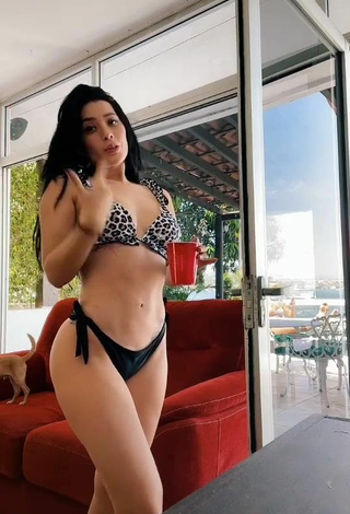 Hottest Brenda Zambrano in Bikini