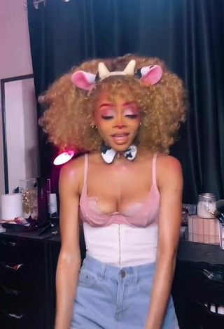 5. Titillating Caeli Shows Cleavage in Pink Bra and Bouncing Boobs