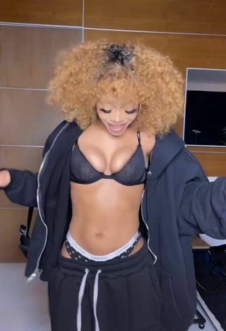 4. Sexy Caeli Shows Cleavage in Black Bra and Bouncing Breasts