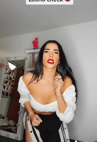 4. Sultry Dania Méndez Shows Cleavage in White Crop Top