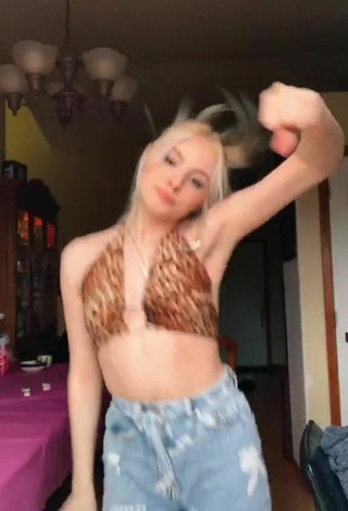 4. Cute Daryna Popach in Leopard Crop Top