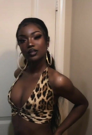 3. Sexy Dasilvadakid in Leopard Crop Top