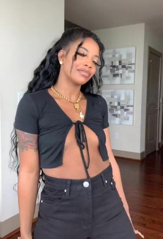 4. Luscious De'arra Taylor in Black Crop Top